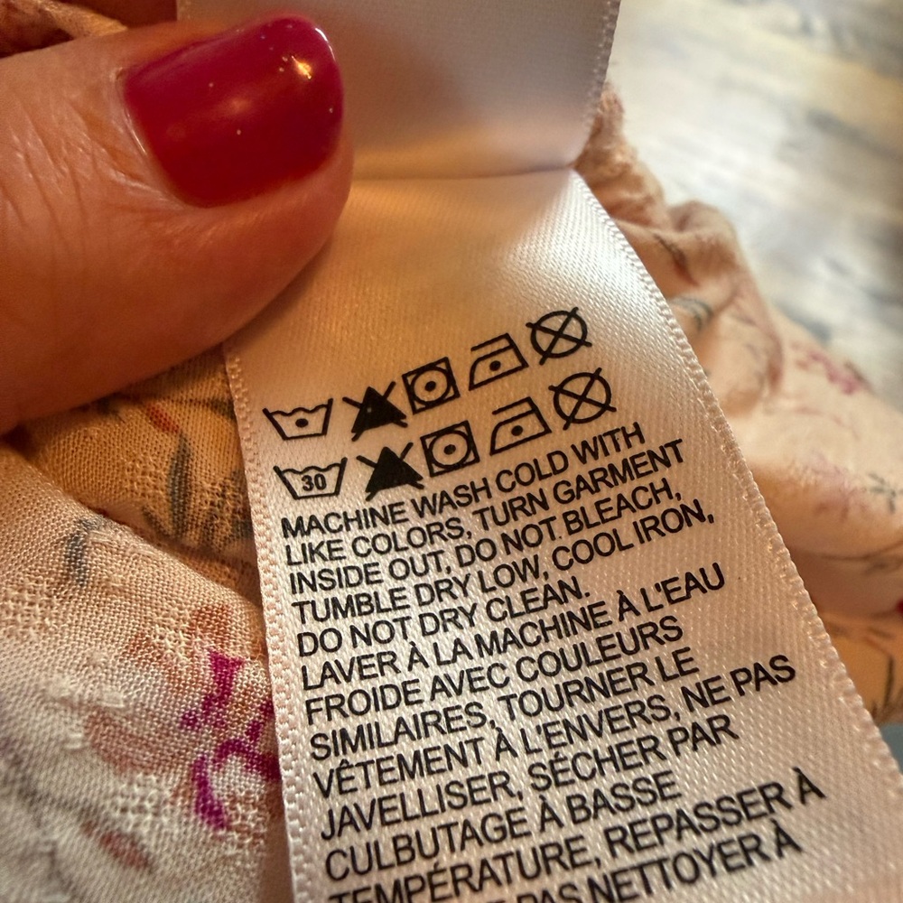 Lucky Brand v-neck floral top - Picture 7 of 9